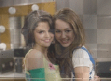 Selena Gómez y Miley Cyrus